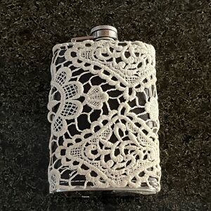 ✨Vintage Elegant Lace-Covered Chrome Flask✨